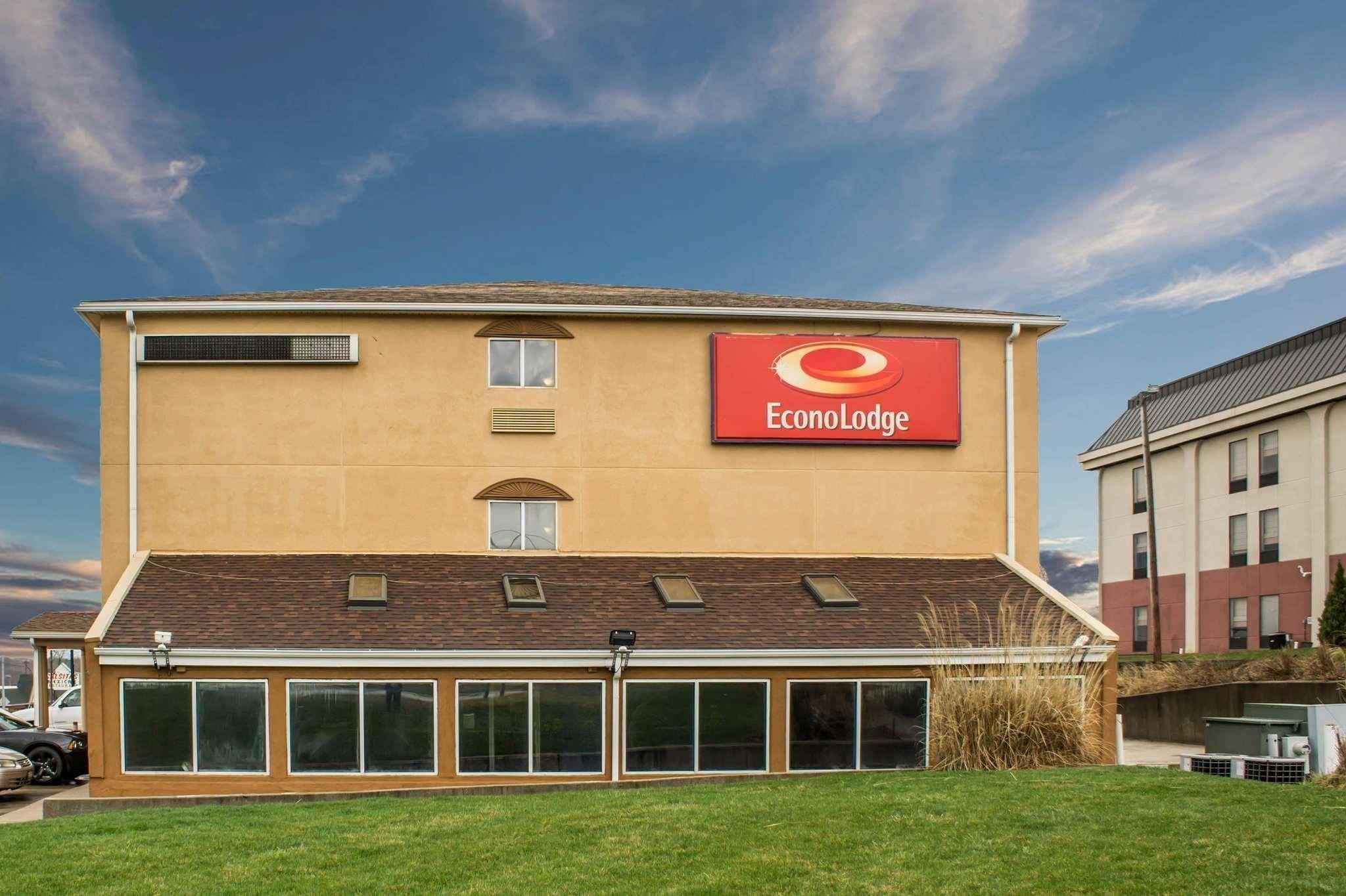 Econo Lodge Kent Exterior photo